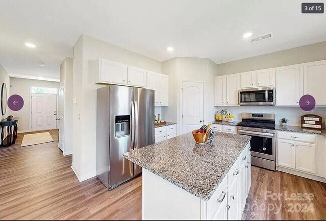 Foto del edificio - 3030 Weddington Pointe Dr