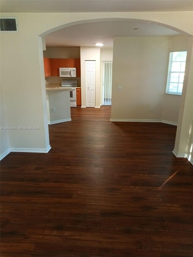 Foto del edificio - 2707 Belmont Ln