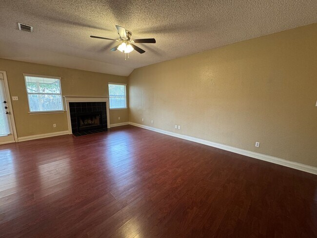 Foto del edificio - 3501 Dorothy Jane Dr