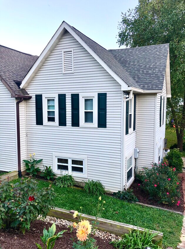 Foto principal - 1218 Grove St