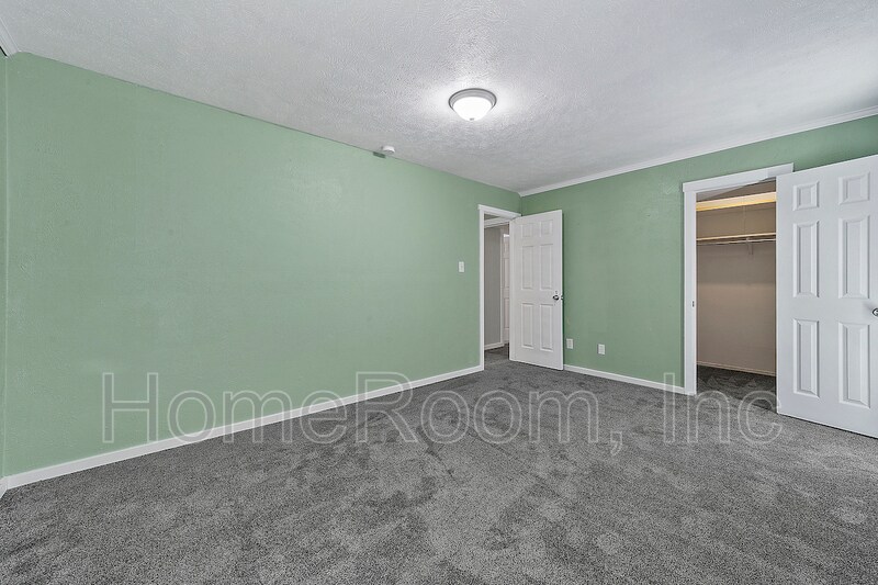 Primary Photo - 533 S Fraser Dr