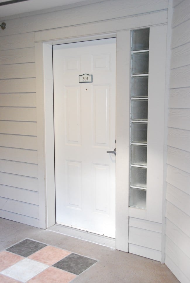 Front door to unit - 1417 Queen Anne Ave N