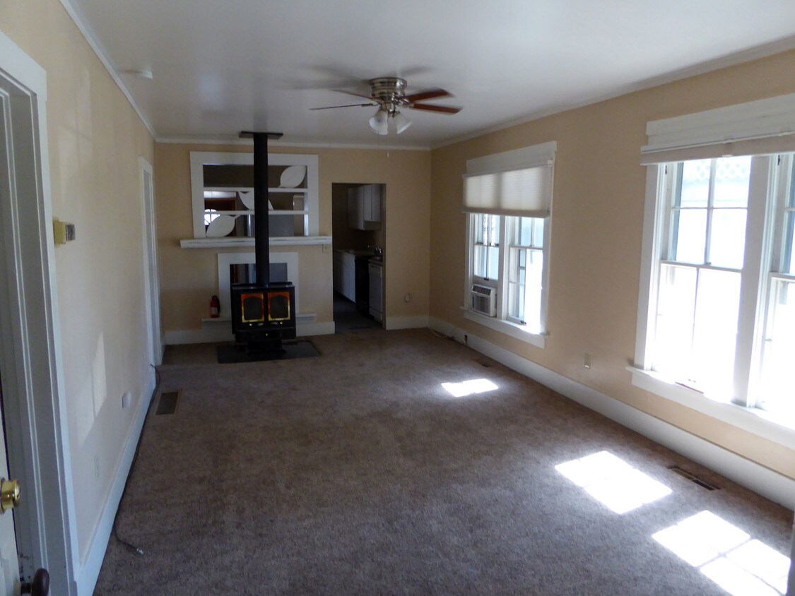 Foto principal - 1302 S Overland Trail