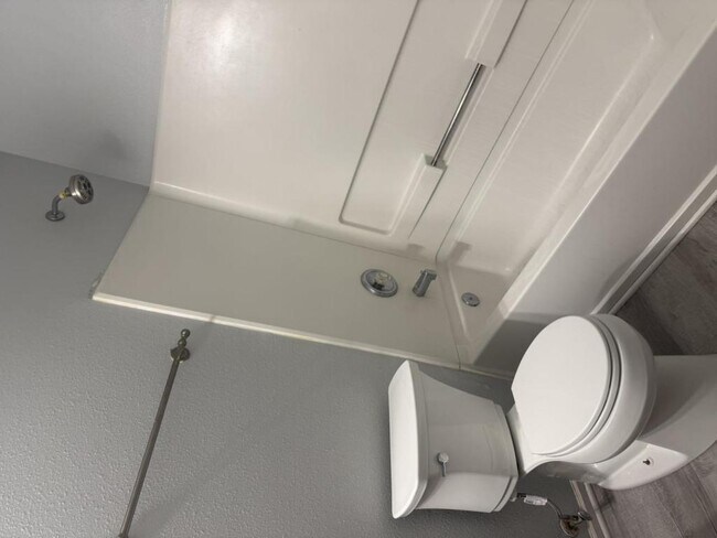 Foto del edificio - 14302 Holly Berry Cir