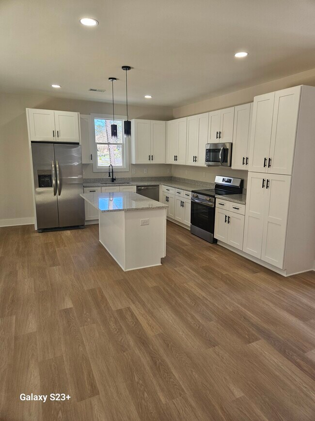 Foto del edificio - 700 Torwood Dr