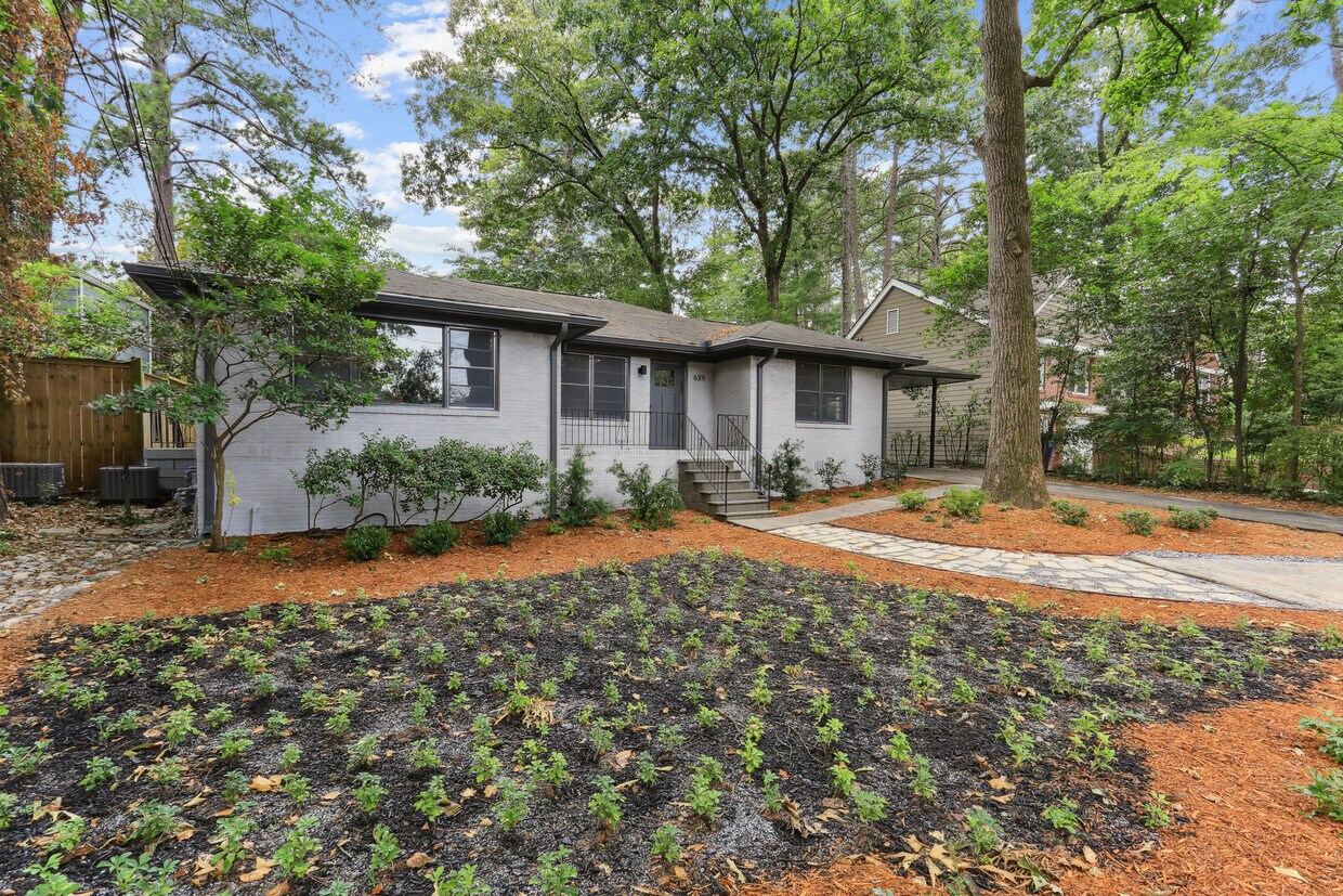 Foto principal - 639 Burke Rd NE
