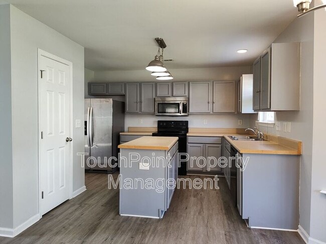 Building Photo - 3627 Pauline Ln
