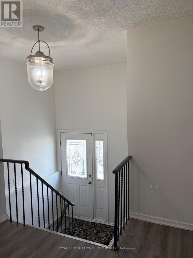 Photo du bâtiment - 66 Skelton Blvd