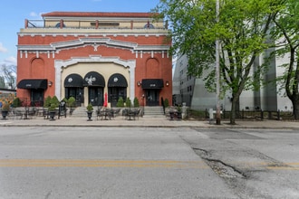 Building Photo - 1715 Summit St