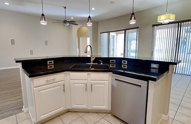 Building Photo - 383 Baymoor Way