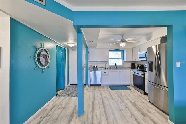 Building Photo - 4550 Cove Cir