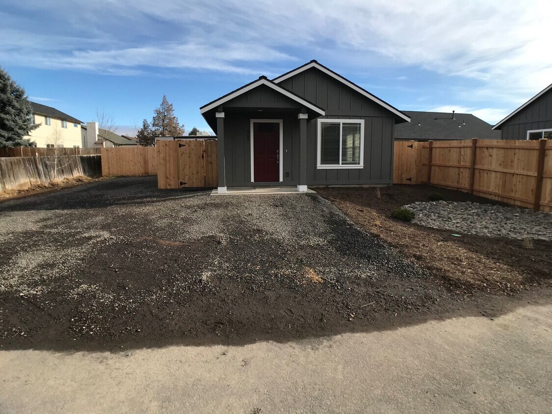 Foto principal - 957 NW Oak Ave