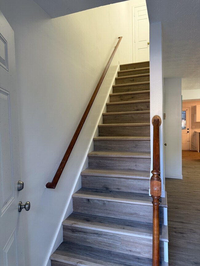 Building Photo - 1307 Sweet Pine Dr
