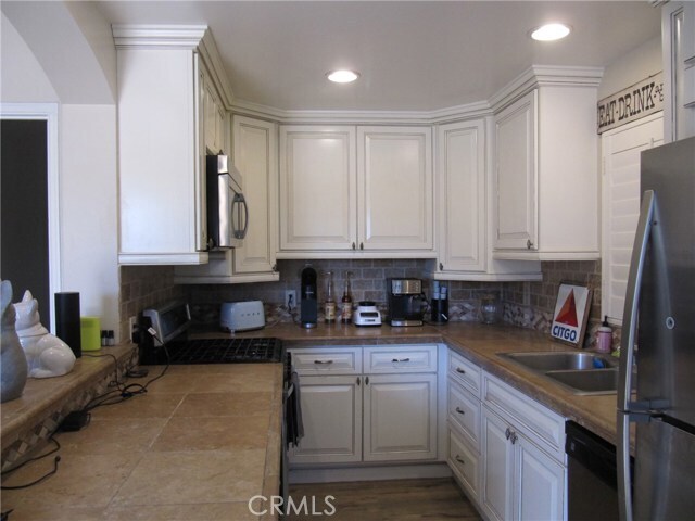 Foto del edificio - 421 Marigold Ave