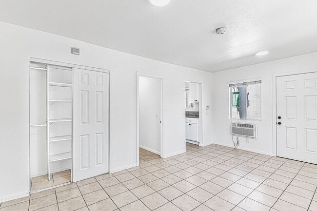 Building Photo - 67 Alamitos Ave