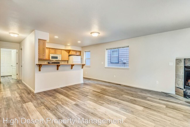Foto del edificio - 439-445 NW 25th St