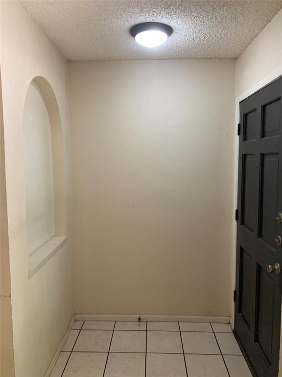 Foto del edificio - 1707 Lime Tree Ln