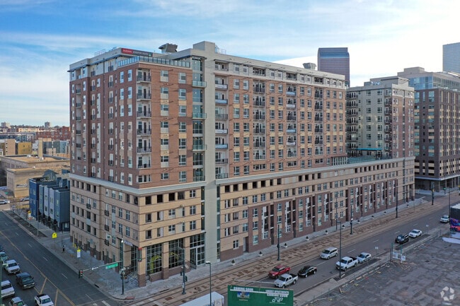 Building Photo - Arapahoe Square