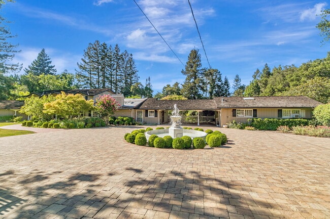 Building Photo - 25567 Willow Pond Ln