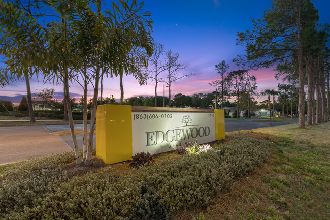 Foto del edificio - Edgewood Apartments