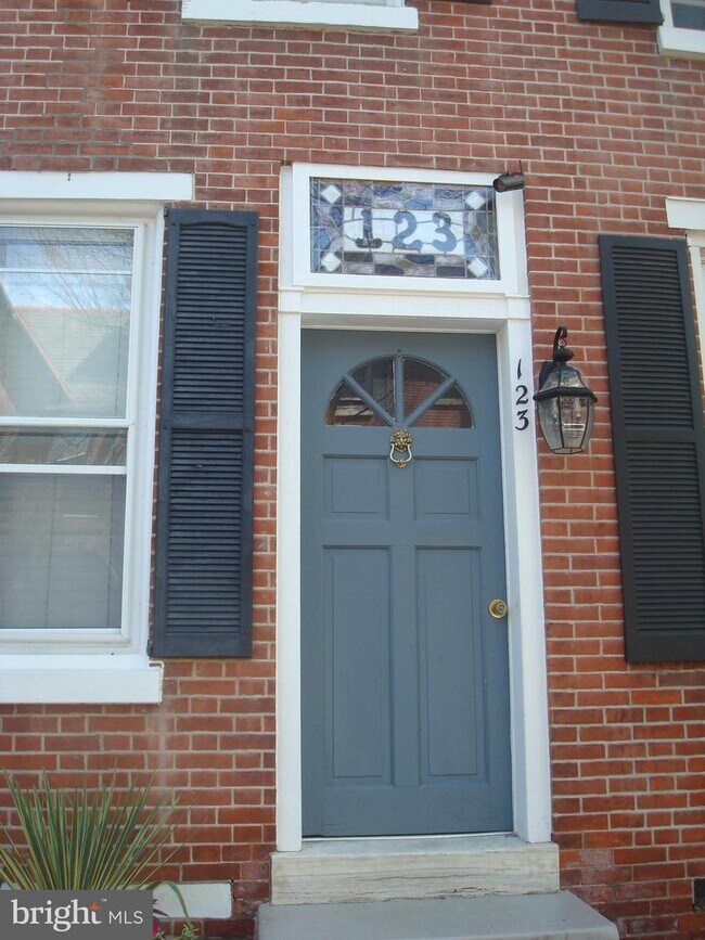 Foto del edificio - 123 S Church St