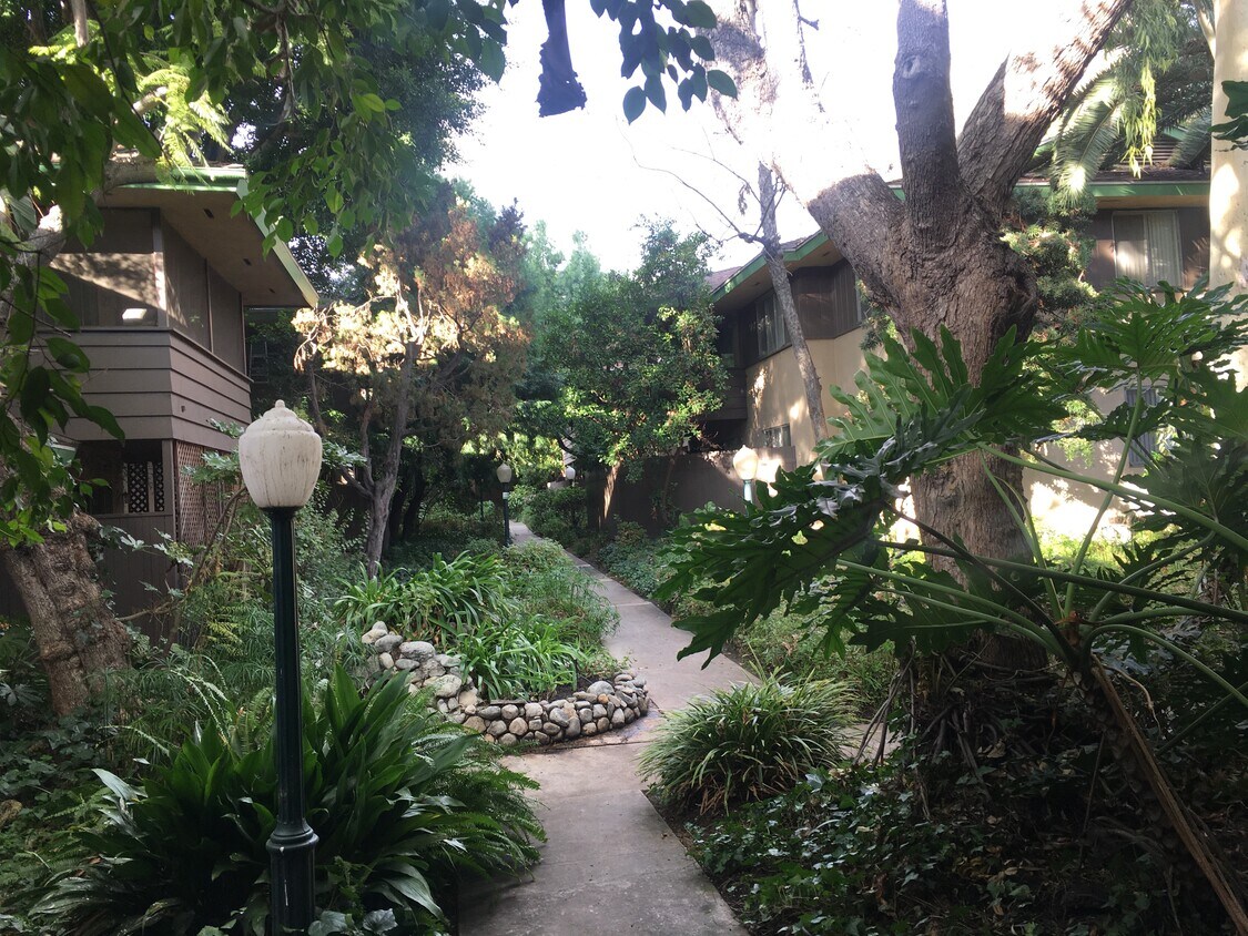 Gardens - 1303 N Central Ave