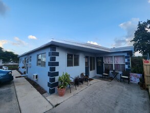 Building Photo - 601 Latona Ave