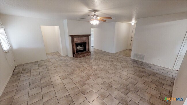 Building Photo - 3807 John Haedge Dr