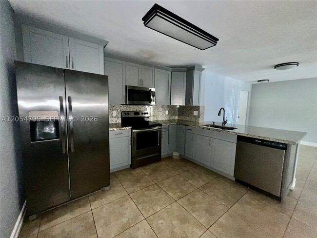 Building Photo - 5801 Riverside Dr