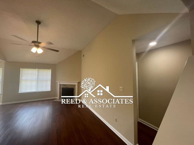 Foto del edificio - Charming Home Located in Quiet Cove!