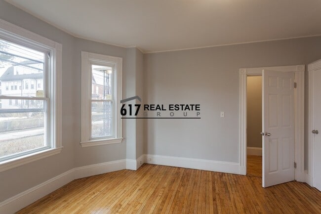 Building Photo - 38 Cherry St