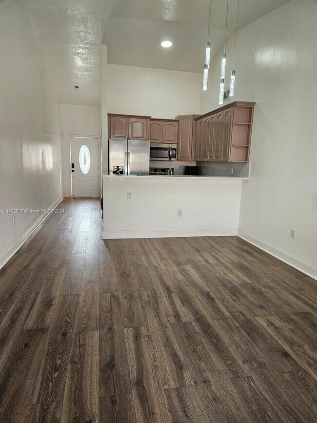 Building Photo - 6719 NW 192nd Ln
