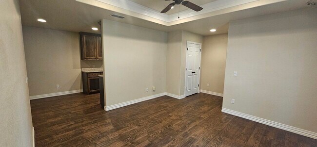Foto del edificio - 2947 Cunningham Dr