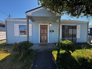Building Photo - 1527 Santa Clara St