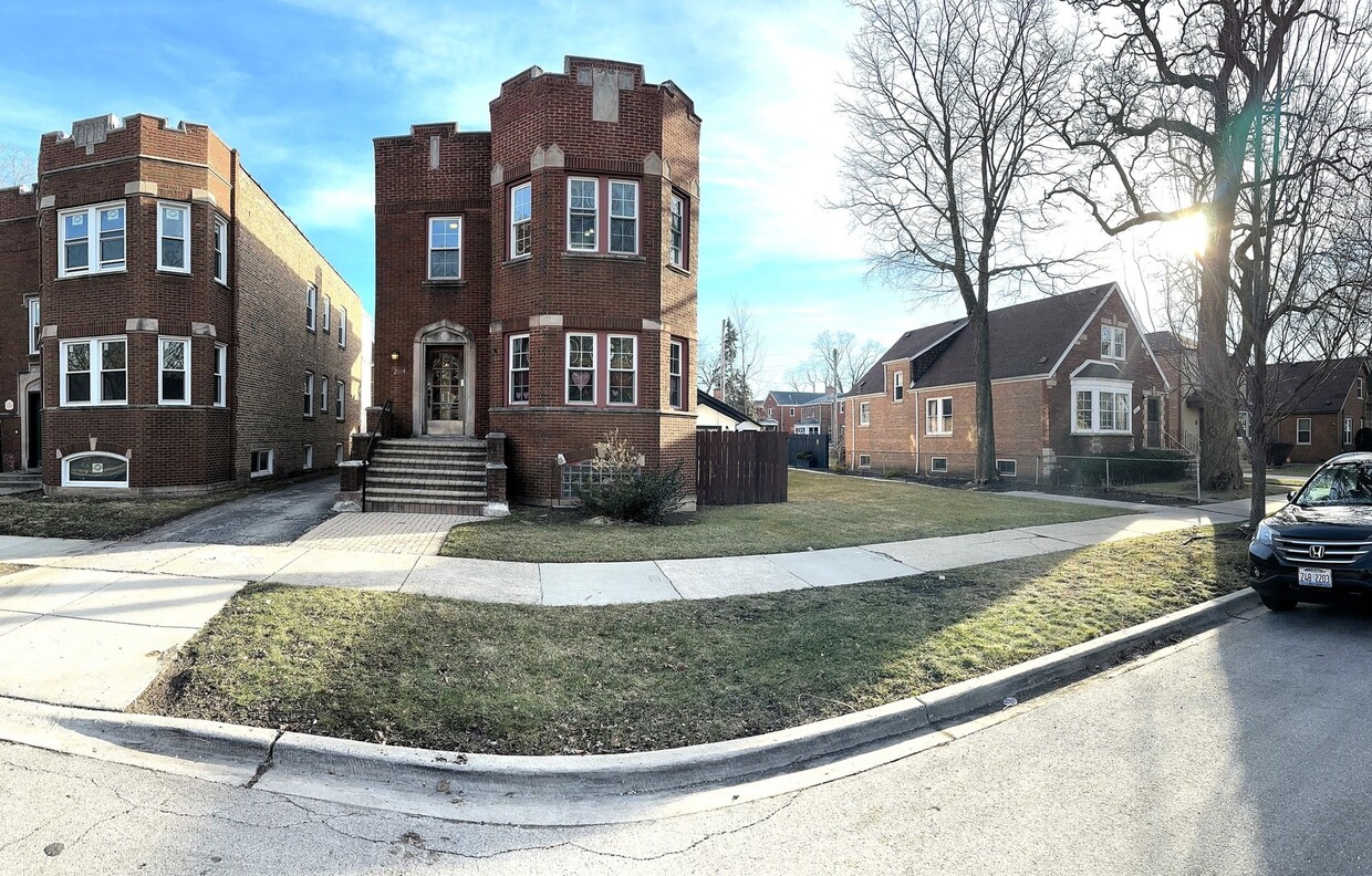 Foto principal - 2309 W 91st St