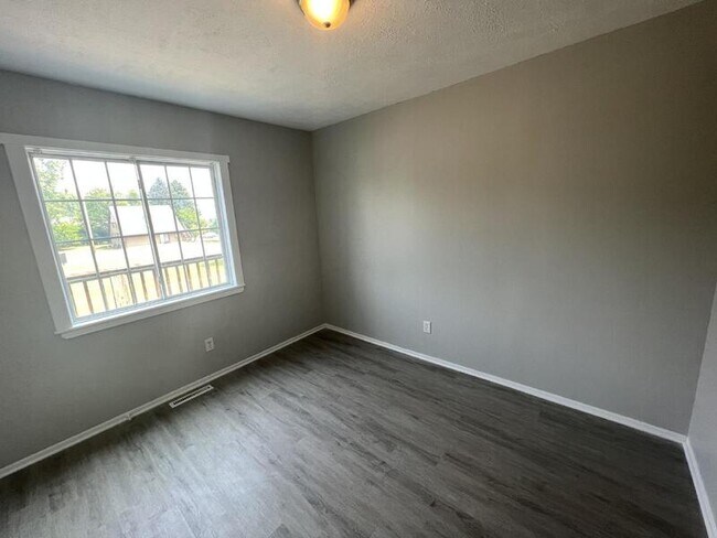 Building Photo - 6063 Briarcliff Path