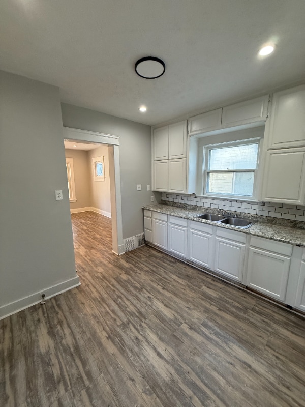 Building Photo - 13710 Caine Ave