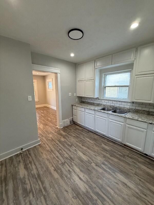 Foto del edificio - 13710 Caine Ave