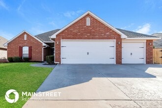 Building Photo - 17304 Hardwood Pl