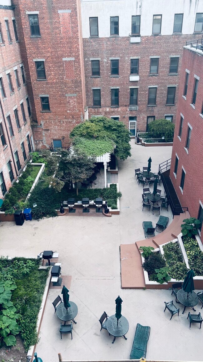 Foto del edificio - 158 Wayne St
