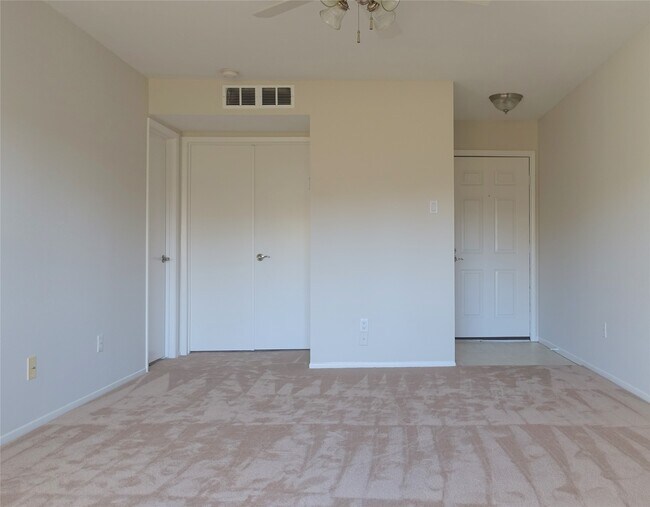 Foto del edificio - 18800 Egret Bay Blvd