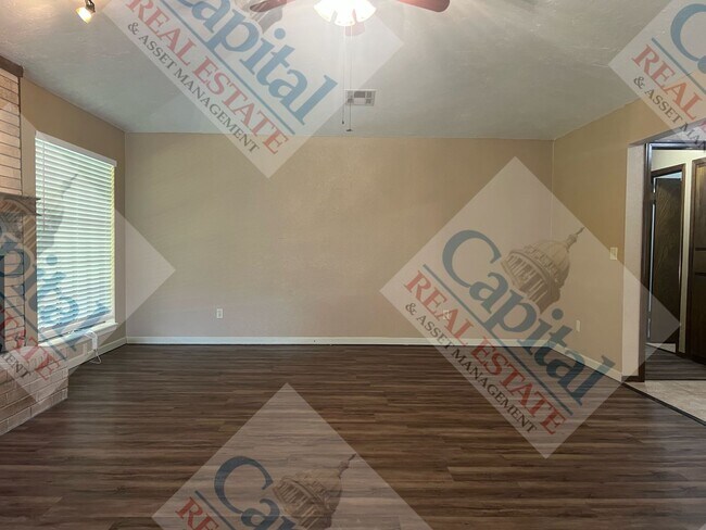 Foto del edificio - Spacious 4 Bedroom