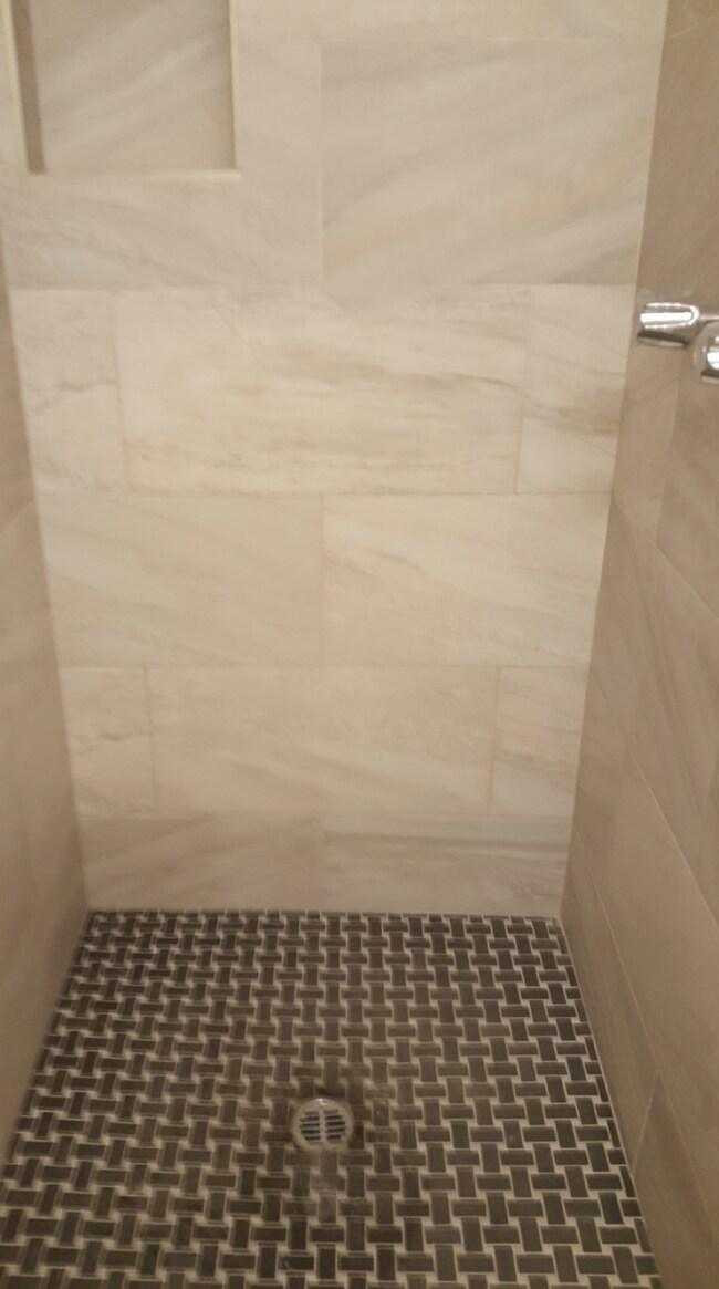 Building Photo - bedroom in Lynwood CA 90262