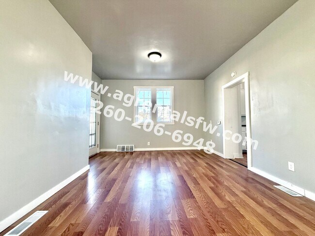 Foto del edificio - 1915 Ellen Ave