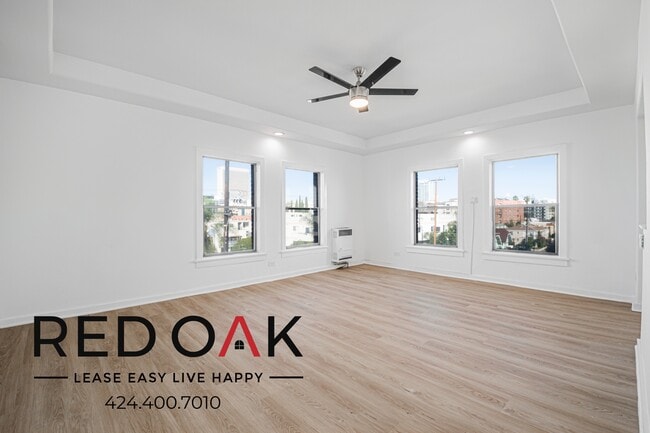 Building Photo - 901 S Ardmore Ave