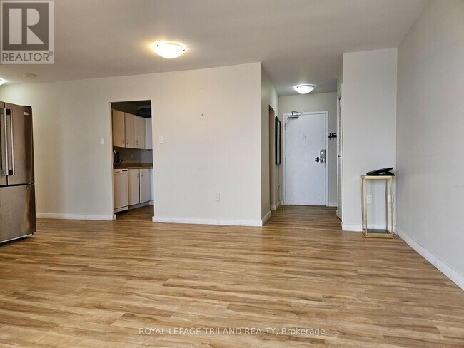 Photo du bâtiment - Mornington Apartments
