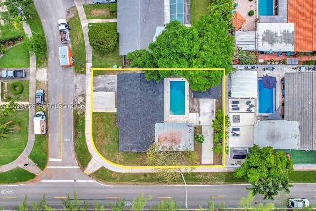 Building Photo - 8201 SW 42nd St