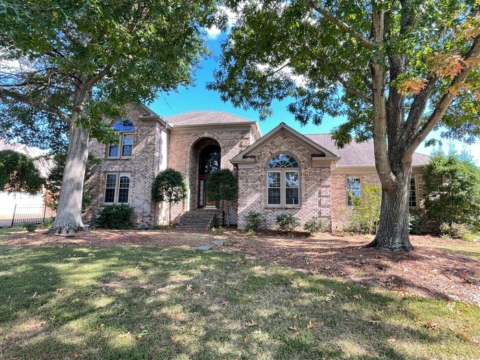 Ballentrae 4 bedroom home with an ingroun... House Rental in