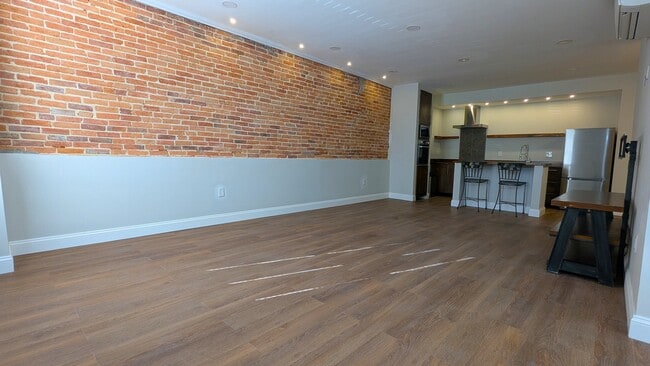 Foto del edificio - 628 Portland St