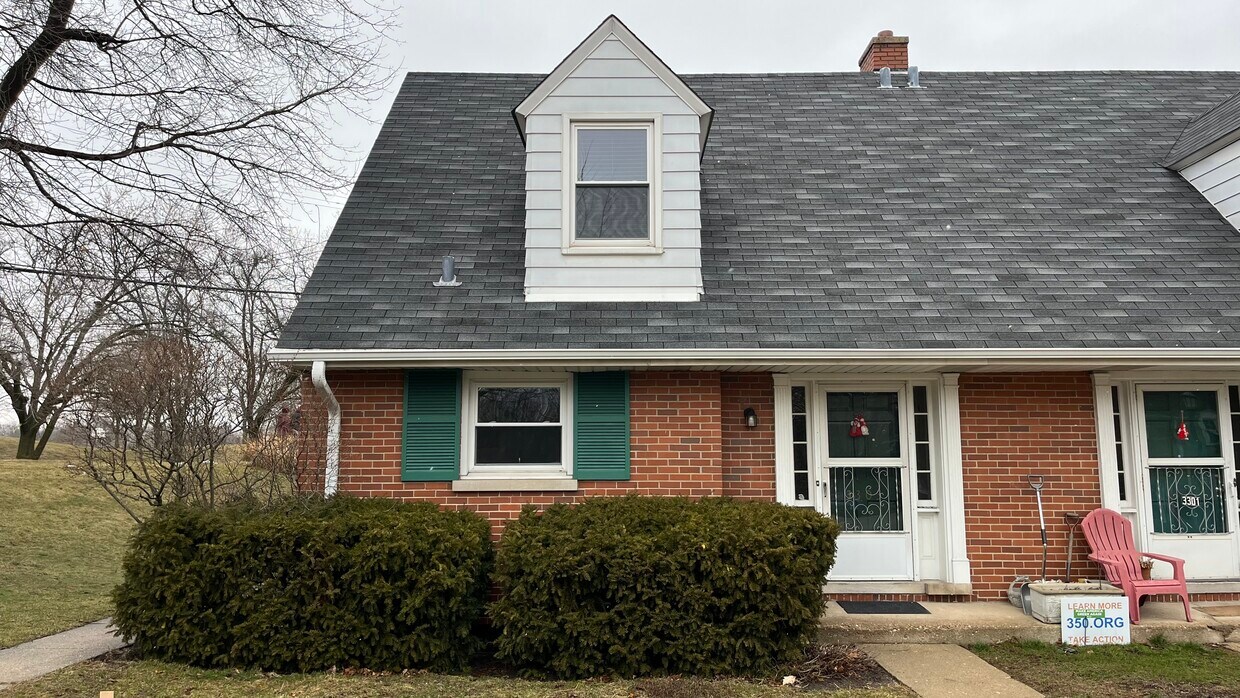 Primary Photo - 3303 Park Pl